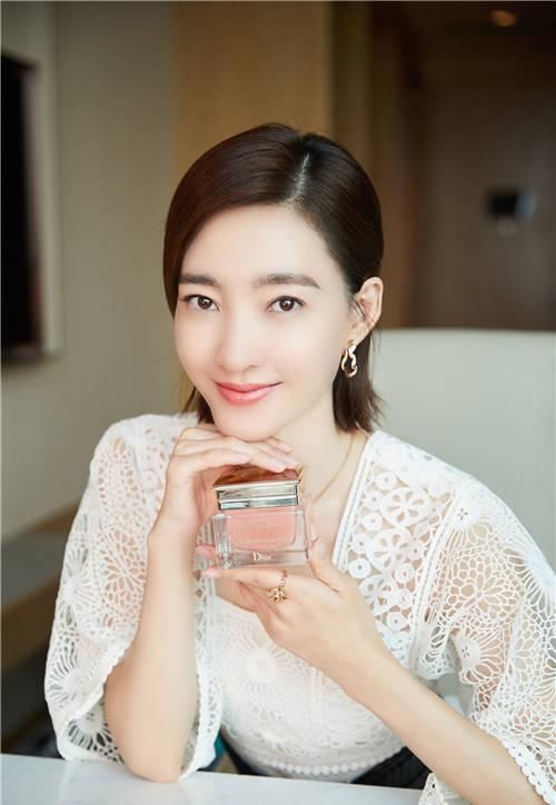  「迪奥」白色情人节，DIOR迪奥这波让你又美又稳的护肤操作，你还没Get？