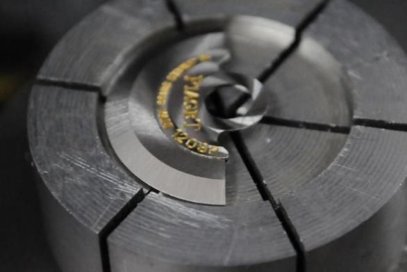 突发！查获广州三吨高仿表立即销毁，致使瑞士亏损十亿的高仿表