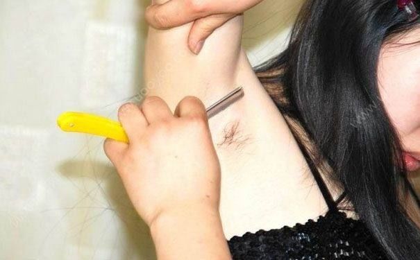 女人再爱美，身上这3处“体毛”也不要乱拔，特别是第2个！