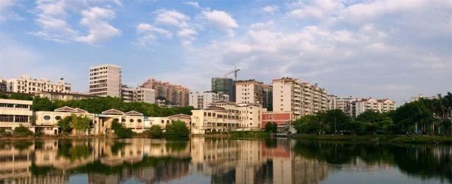 继柳州后，广西又一城市有望成为三线城市，不是北海和百色