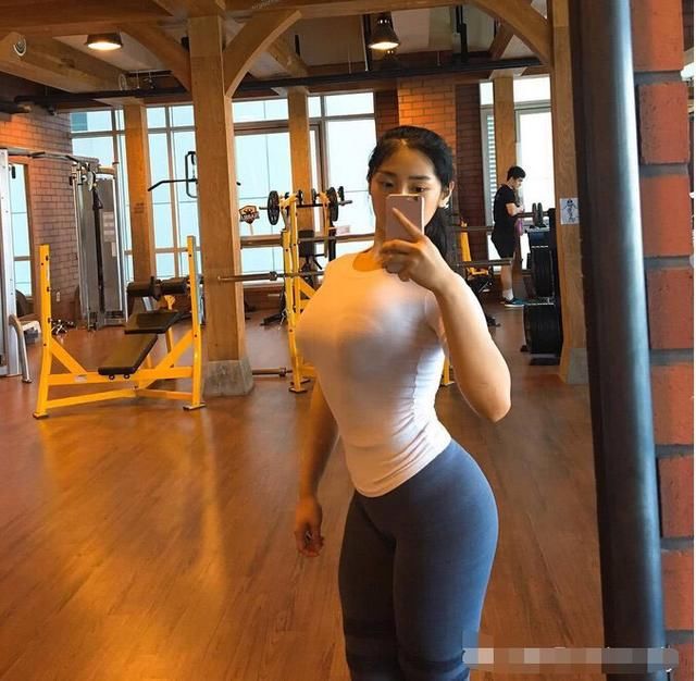 体重130斤，堪比女版史泰龙，虽美丽非常却无男生敢靠近