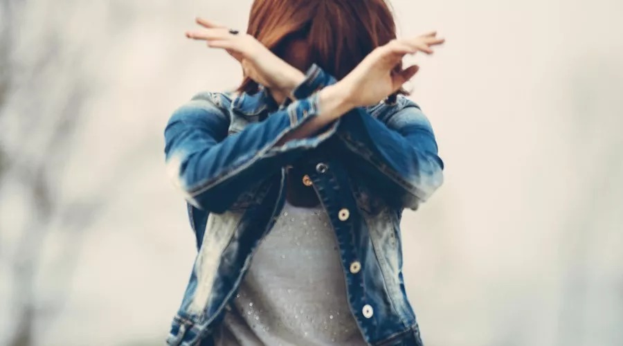 古天乐遭女粉逼捐100万，不给就自杀：人一心软，就完了！