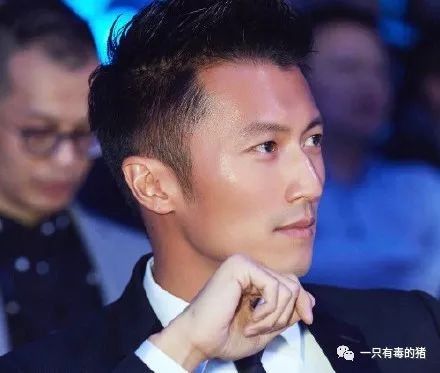 卸了妆的王一博和鹿晗，一点都不娘