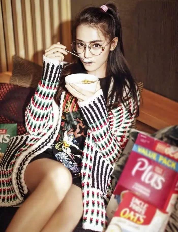  扎发■还有比这几款卷发更显脸小的发型吗？没有了！
