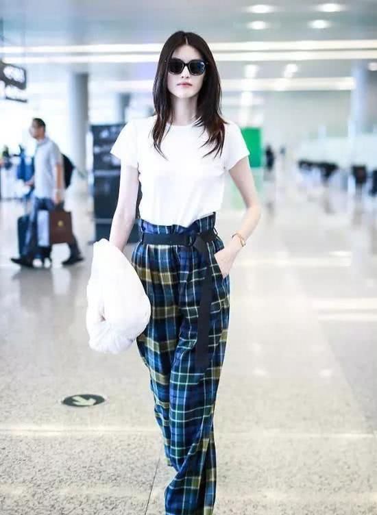 【格子】格子图案裤的三种时尚穿搭,演译美丽英伦风格,不但时尚潮流还突显知性美