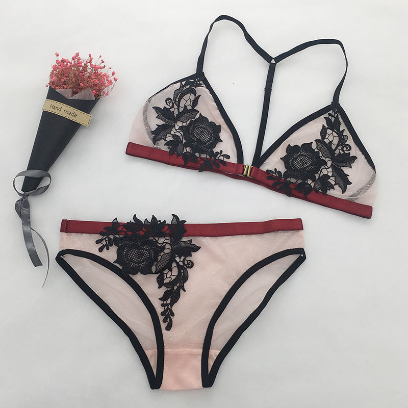 秋天来了，该换新衣了，正火的蕾丝文胸套装，优雅女人味十足