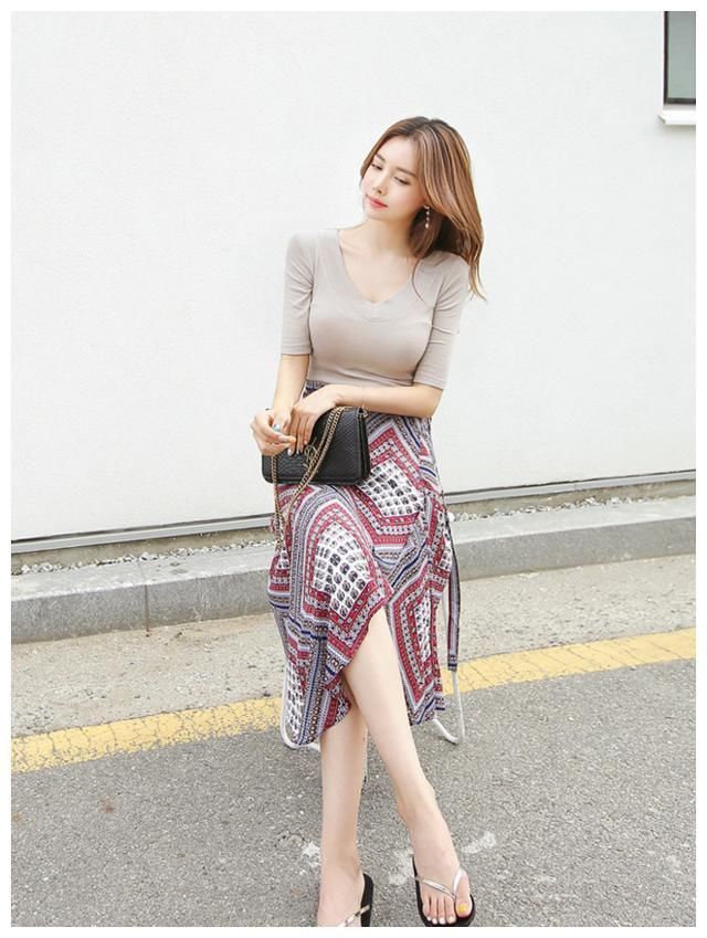 街拍：图1肤白貌美，图3个性精致，图8身材火辣