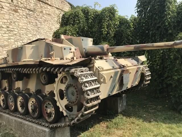  「南斯拉夫」中国援助的塞尔维亚太彪悍！博物馆藏有土耳其弯刀和美国隐身战机