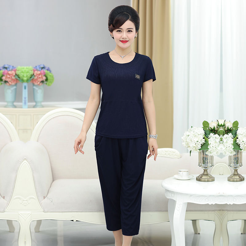 若你是60后女人，学学下图这样穿，才知道什么才是女人味