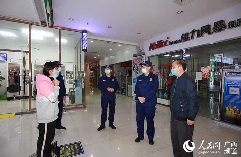  检查■南宁市消防救援支队开展商场市场专项检查行动