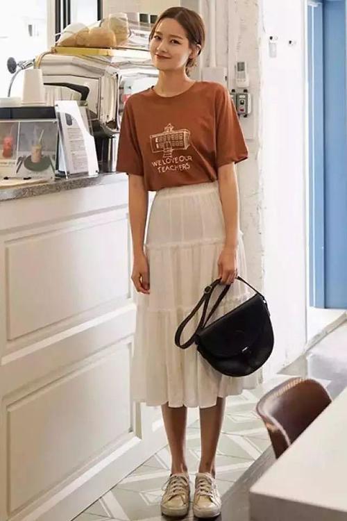 袁姗姗筷子腿没了？选错裙子你不胖谁胖！