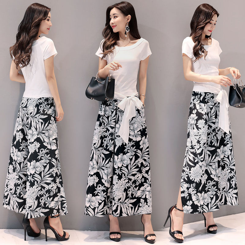 想要前凸后翘吗?一件修身T恤帮你搞定，美爆了