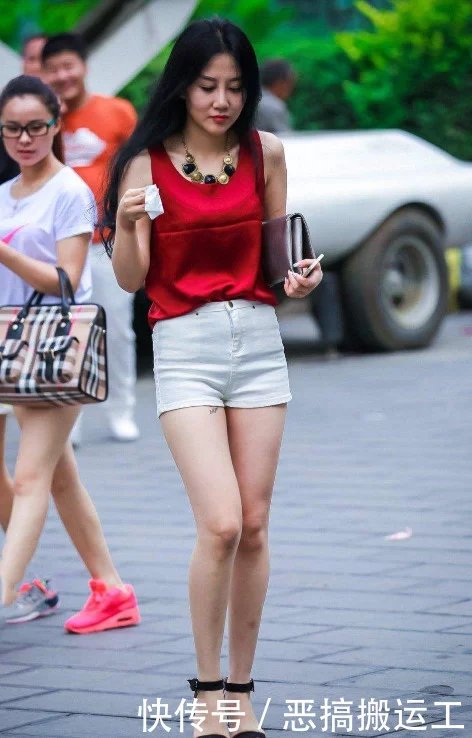 现在的女生都把短裤穿出了新高度？难道不会觉得尴尬吗？