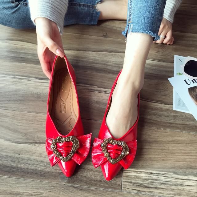 今秋新款瓢鞋上市了，小姨一下买五双，真的是百搭舒适还减龄啊