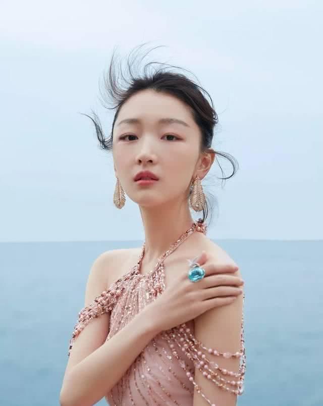 「女生」脸上有这3个特征的女生,不要留“黑长直”,不然会拉低你的颜值