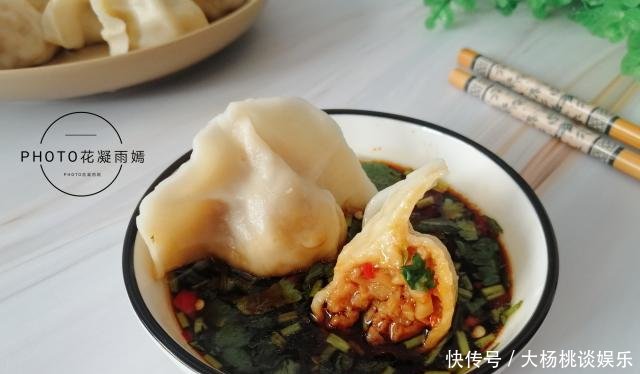 连吃:我用这菜包饺子,老公一脸的嫌弃,出锅却连吃30个,还直呼没吃够