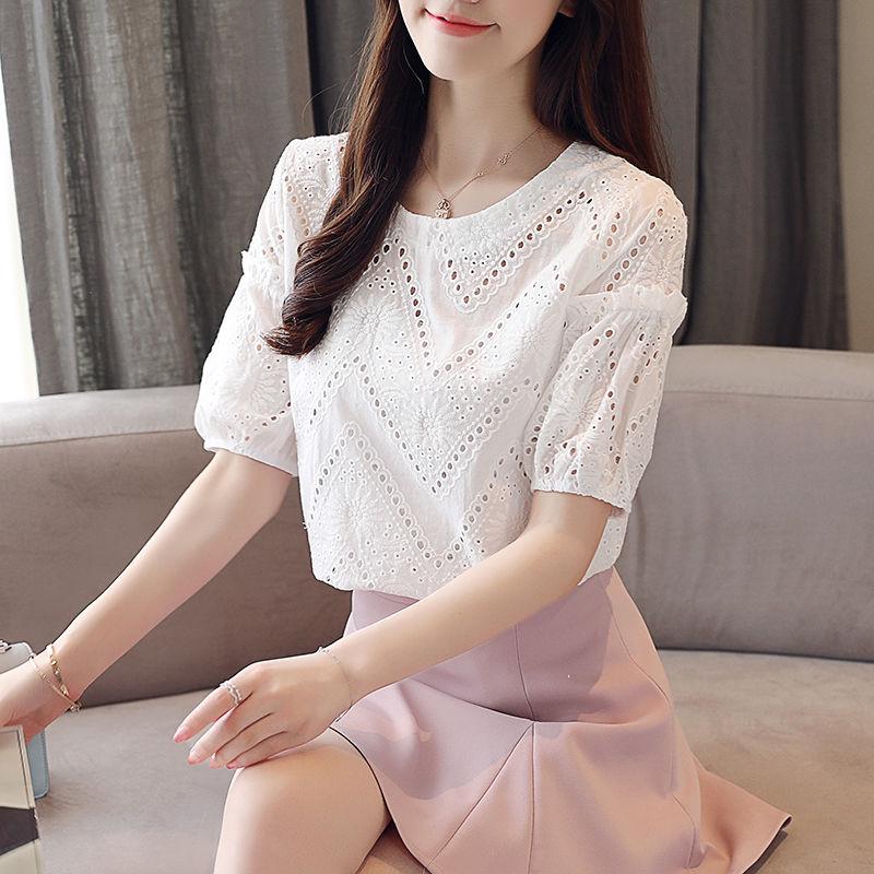 1米55的老婆把高跟鞋扔了，穿这几款韩版女装，搭A字裙特显高