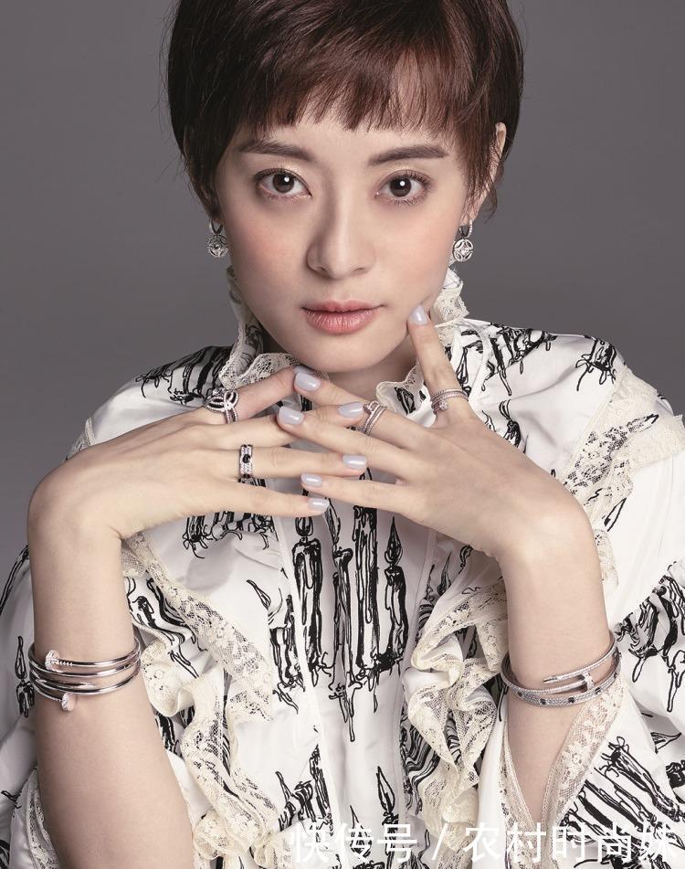 孙俪周冬雨教发量少的女孩子选发型，原来能不能剪短发要看这里