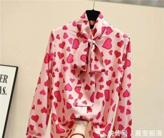  蝴蝶结：最时髦的娃娃衫，遮肉显瘦又减龄，穿出优雅女人味