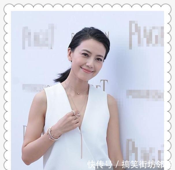 当俞飞鸿和高圆圆同穿深V裙的那一刻，我才知道什么叫气质如兰！