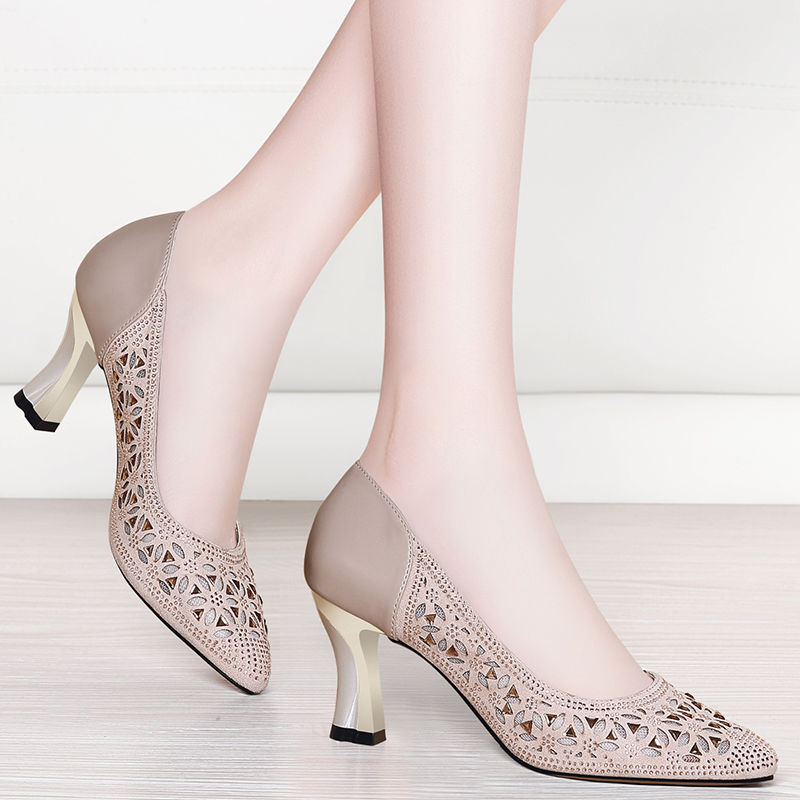 快立秋，别傻傻的穿凉鞋!试试这高跟鞋，1米5老婆穿出1米7高