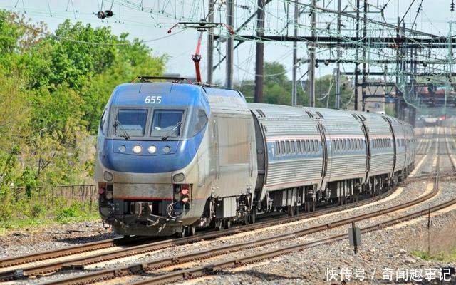 为什么美国从不修建高铁？看看美国的火车，我们大概就能知道