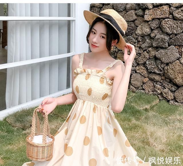 【主角】还在穿碎花裙?你out了,今年波点裙才是主角,让你美翻一个春夏