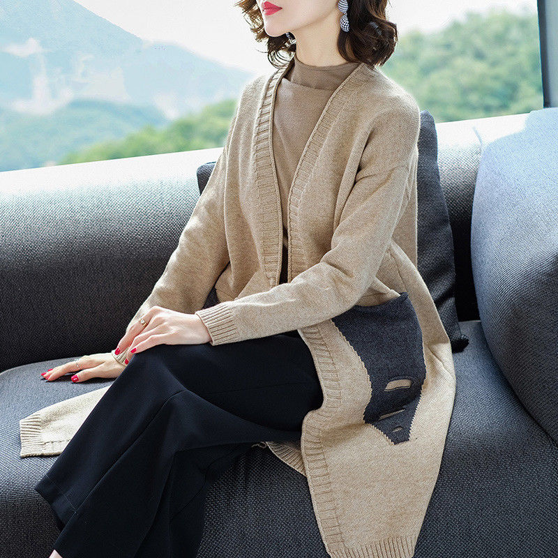 入秋先别买风衣!瞧这新款，洋气开衫，6070后女人穿美又减龄