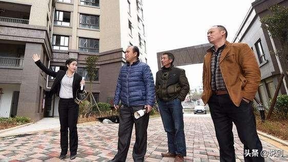 农村年轻人进城买房，这几年尤为严重，专家也不明白到底是怎么了