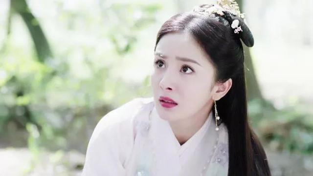 “行走的衣柜”换人了?杨幂也只能表示服气!