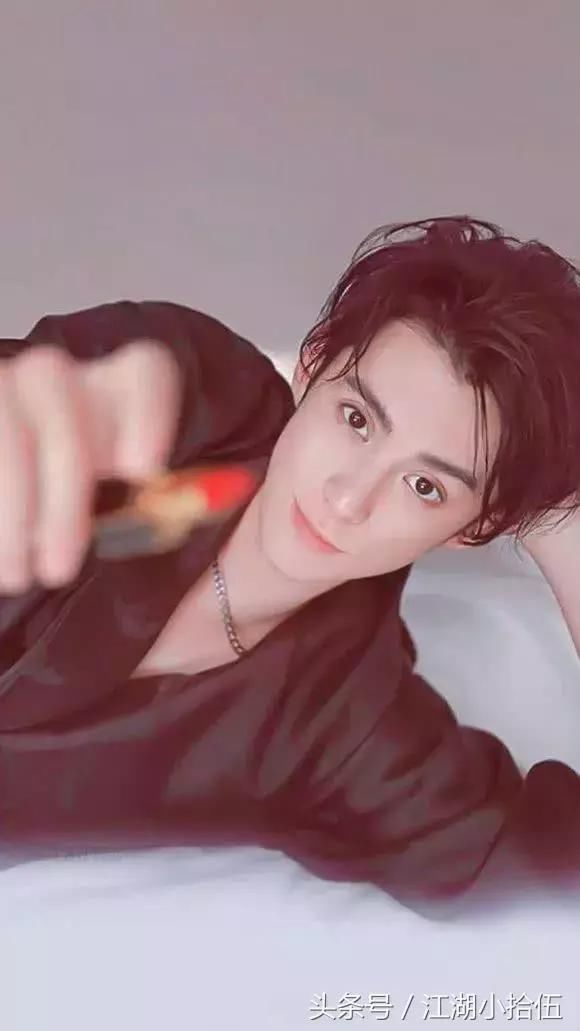 揭秘王鹤棣家庭背景，网传富二代本人亲自辟谣