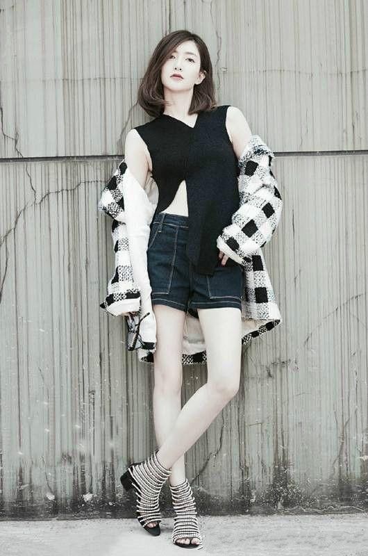 江疏影胸平成中学生，网友:都这样了，还不穿内衣呢?