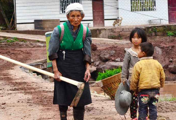 农村俗语：“农村人住上楼，好日子要到头”，啥意思？你知道吗？