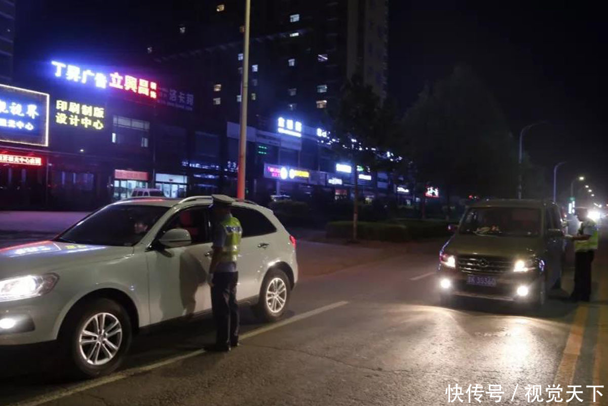 山西晋中:交警集中开展酒驾醉驾毒驾夜查行动