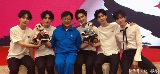 网曝范丞丞被限制出境，官博发长文暗透实情