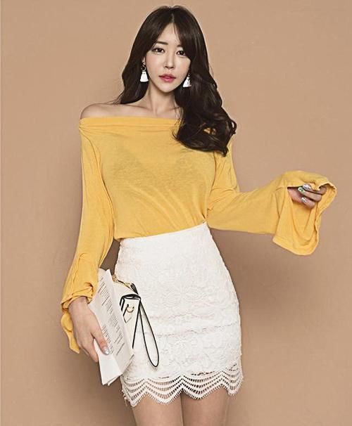  气质■露肩上衣半身裙，文艺清新气质，尽显青春靓丽！