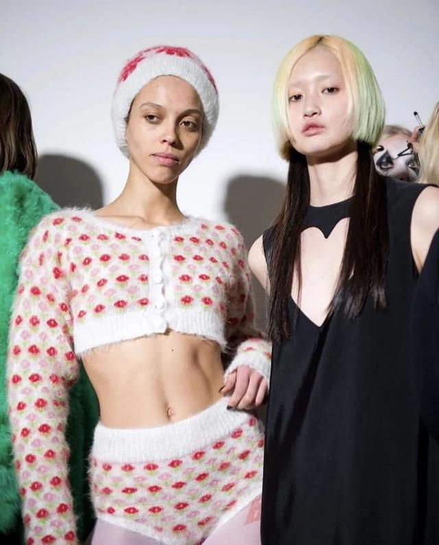 棒针编织衫■我也没有衣服穿啊,但是我可以抄Kaia、Jennie的作业