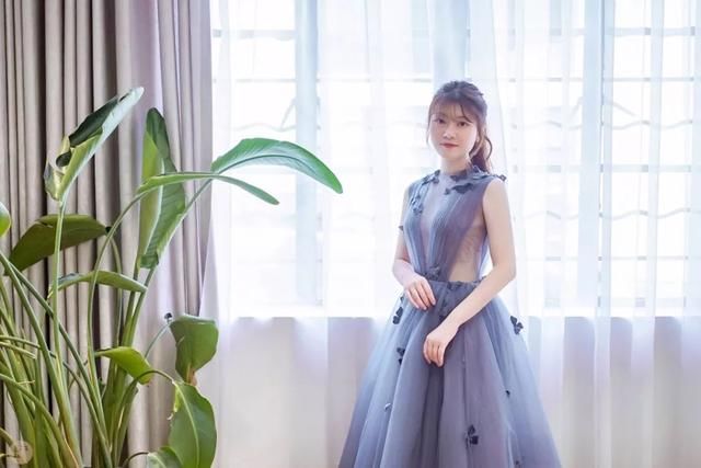 “我之前觉得婚礼离我太遥远了……”“然后呢？”