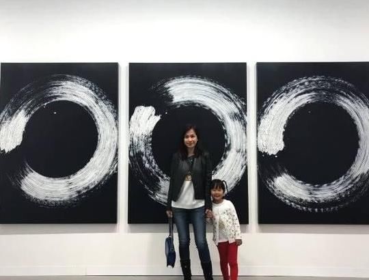 她高龄产子为爱息影七年，如今42岁复出养家却无人认出