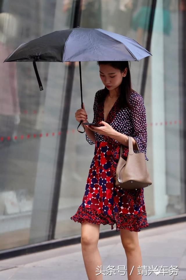 世界杯北京三里屯：夏日一小时街拍，各种美女在这会出现