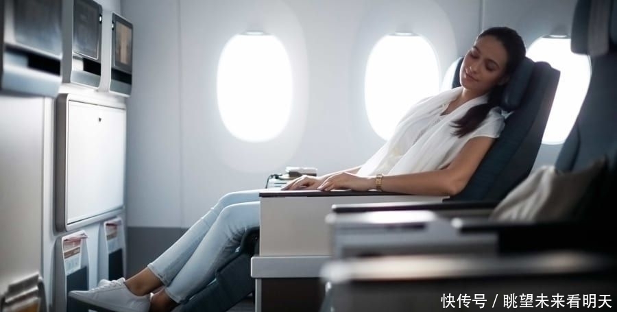  「飞机」香港国泰航空承认飞机上安装有监视器 纪录乘客机上行为