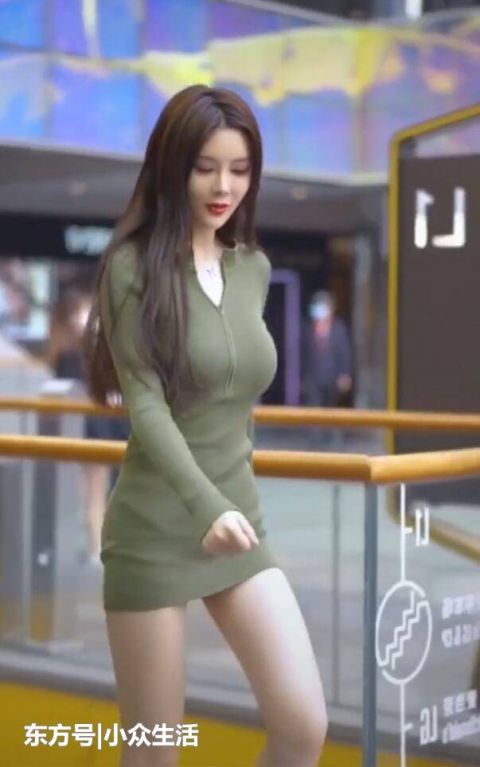 单调|街拍:妹子穿搭太单调,只有老男人才能懂这样的美