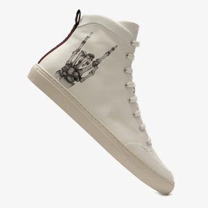 小牛皮，小羊皮，麂皮... 不同皮革种类及养护清理方法教给你!