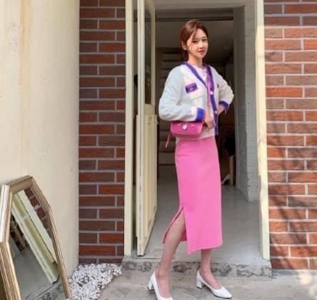  『搭配』女孩都爱的9款小裙子，可辣可甜可轻熟，初春那么穿复购极高！