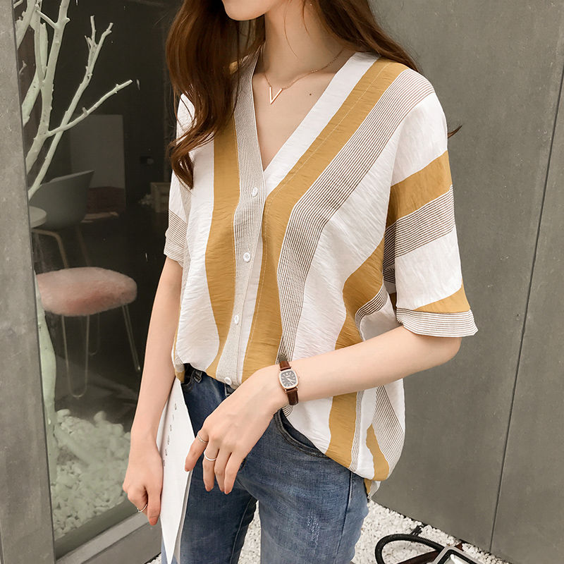 丰满的女人不好看?看下面这样穿，身材前凸后翘，真迷人