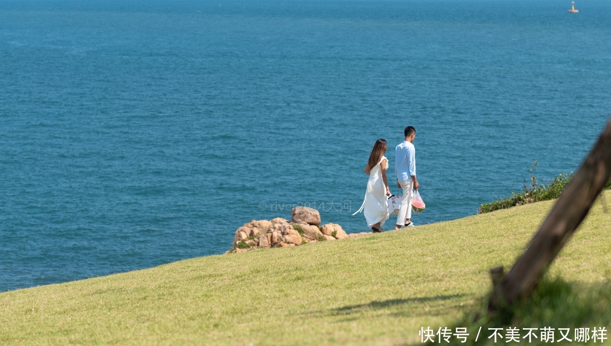 青岛一座荒凉的小岛，突然火爆成了网红打卡地
