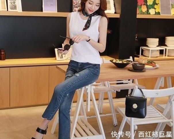 【美女】身材紧致的牛仔裤美女，充满青春活力，气场十足！