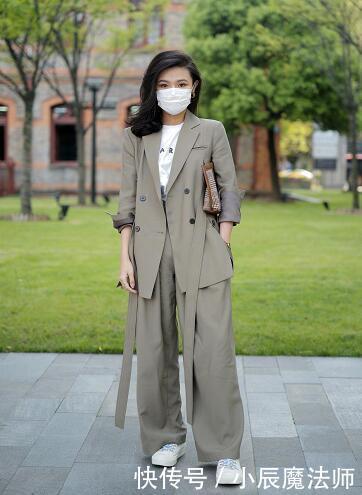  外套：春季西装外套这么搭很潮
