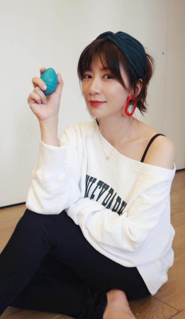 贾静雯蔡依林范玮琪，你最喜欢谁的衣品？谁说四十岁女人不能装嫩