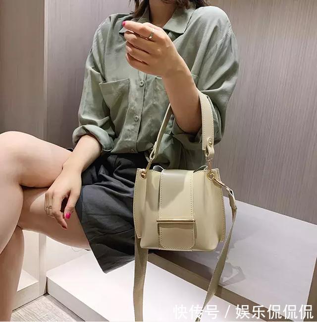  【款包包】精致时髦的包包也是凹造型神器，整体造型加分不少